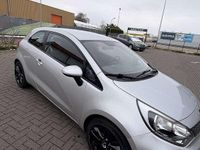 Occasion Kia Rio 86 PK (63 kW) 2012 Grijs MPV