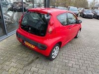 Occasion Peugeot 107 68 PK (50 kW) 2010 Rood Hatchback