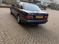 Occasion Mercedes E220 Classic 143 PK (105 kW) 2001 Blauw Sedan