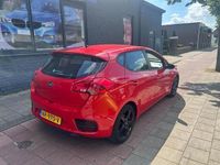 Occasion Kia Ceed Comfort 100 PK (73 kW) 2016 Rood Hatchback