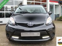 tweedehands Toyota Aygo 1.0-12V VVT-I 5-Deurs Facelift 2 Aspiration-Sport Ledverlichting Airconditioning Centrale Deurvergrendeling Elektrische Ramen Stuurbekrachtiging Radio/Cd/Aux 12Volt Aansluiting Isofix Métallic Lak Topstaat Distributieketting Nieuwe APK!