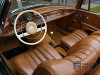 tweedehands Mercedes W111 220SE Very original, Green over Tan, very well maintained, manual transmission