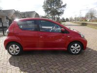 tweedehands Toyota Aygo 1.0-12V Aspiration Red airco 5 drs 202997 km nap bj 2010