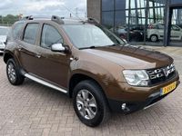 tweedehands Dacia Duster 1.2 TCe 4x2 Lauréate 125PK, 1E EIG AFK, NAP VOLLEDIG DEALER OH, 12MND GARANTIE! Airco, Bluetooth, Cruise control, Dakrails, Elektrische ramen, Leder, LMV 16'', Navi, PDC, Radio-CD/MP3 speler.