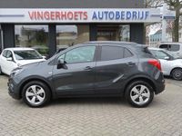 tweedehands Opel Mokka X 1.4 Turbo 140 Pk 4 Cilinder * + Edition * 1.200 kg Trekgewicht * * Navigatie * LM Velgen * Roofrails * Parkeersensoren Voor en Achter * Airco * Cruise Control * DAB+ Radio *