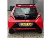 tweedehands Toyota Aygo 1.0 VVT-i x-wave Roldak 5 deurs als nieuw half leer