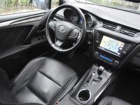 tweedehands Toyota Avensis Touring Sports 2.0 VVT-i Executive / camera / pano