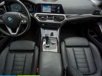 Occasion BMW 330e Basis 292 PK (214 kW) 2022 Blauw Stationwagen