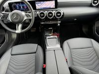 tweedehands Mercedes A180 Luxury Line Nw Model Automaat * 6.244 Km * Navi * Led * Leder / Stof * Climatronic *