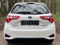 tweedehands Toyota Yaris 1.5i VVT-i Hybrid Business Plus E-CVT garantie 1an