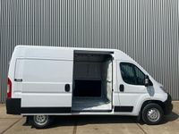 tweedehands Opel Movano L2H2 2.2D 140 PK 3.5T | Navigatiepakket | Parkeersensoren achter | Lederen stuurwiel | Automatische airco | Volwaardig reservewiel | van ¤36.940 voor ¤31.500 | N30949