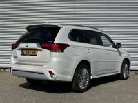 tweedehands Mitsubishi Outlander P-HEV 2.4 PHEV Intense Plug- Leder/Alcantara parel