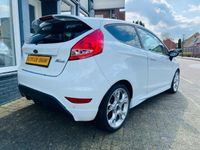 tweedehands Ford Fiesta 1.6 Sport/ CLIMA/ BLUETOOTH/ 17 INCH/ PDC/ USB/ IS