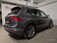 tweedehands VW Tiguan 2.0 TSI 190pk 4Motion Highline Business R-Line DSG7 140kw Carplay / El.A.Klep / Digi cockpit / Trekhaak ( trekgew, 2500kg )