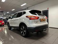 tweedehands Nissan Qashqai 1.2 N-Connecta * Automaat / Panoramadak / 360° Camera / Trekhaak / NL Auto *