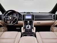 tweedehands Porsche Cayenne Turbo 3.0 S E-Hybrid 416pk Sport Chrono (stoelventilatie,panodak,BOSE,luchtvering)