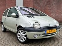 Occasion Renault Twingo 75 PK (55 kW) 2001 Geel Hatchback