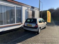 Occasion Renault Clio II Expression 102 PK (75 kW) 2002 Grijs Hatchback