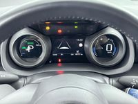 Occasion Toyota Yaris Hybrid 116 PK (85 kW) 2021 Wit Hatchback