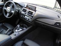 tweedehands BMW M2 2-SERIE CoupéDCT Automaat/Navigatie/Climate controle/Cruise controle/Lederen bekleding+stoelverwarming/Elektr. verstelbare stoelen+geheugen/Harman Kardon/Parkeersensoren achter