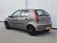 tweedehands Fiat Punto 1.4-16V Young bj 2005 5-drs Airco/Cruise/trekhaak NW APK? !