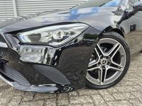 Occasion Mercedes CLA180 Shooting Brake Luxury 136 PK (100 kW) 2022 Zwart, metallic lak Stationwagen