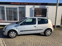 Occasion Renault Clio II Expression 102 PK (75 kW) 2002 Grijs Hatchback