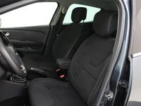 tweedehands Renault Clio IV 0.9 - 90PK TCe Limited | Navigatie | Cruise Control | Airco | Parkeersensoren | 16 inch Velgen | LED Dagrijverlichting | Electrische Ramen | Centrale Deurvergrendeling |
