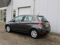 Occasion Toyota Yaris 99 PK (72 kW) 2012 Grijs Hatchback
