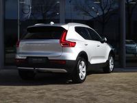 tweedehands Volvo XC40 2.0 T4 Momentum | Keyless Entry| Elektrisch bedienbare achterklep| Parkeersensoren voor + achter met achteruitrijcamera| Semi- elektrisch inklapbare trekhaak| Verwarmbare voorstoelen| DAB+|