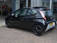 Occasion Toyota Aygo X-wave 69 PK (50 kW) 2016 Zwart Hatchback