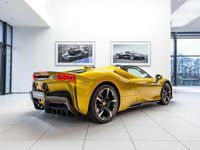 Occasion Ferrari SF90 135 PK (99 kW) 2022 Geel Cabriolet