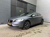 tweedehands Volvo V40 2.0 T3 Dynamic Edition | 152Pk! | Panoramadak | harman/kardon | Camera | 17 Inch