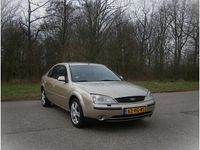 Occasion Ford Mondeo Ghia 146 PK (107 kW) 2001 Geel (metallic) Hatchback