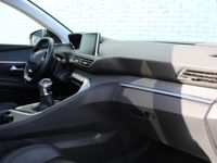 tweedehands Peugeot 3008 SUV 1.2 PureTech 130pk Blue Lease Premium | Navigatie | Camera | Panorama/schuifdak | Elektrische achterklep | Focal |