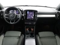 tweedehands Volvo XC40 T4 Recharge Core Bright | Stoel & stuurwielverwarming | Park assist voor & achter | Parkassist camera | Keyless entry | DAB+ | A