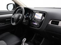 tweedehands Mitsubishi Outlander 2.0 PHEV INSTYLE + LEDER / SCHUIFDAK / TREKHAAK /