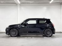 Nieuw Mini Cooper Essential 135 kW (184 PK) 2026 Midnight black ii (c4r) (donker zwart) Hatchback