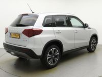 tweedehands Suzuki Vitara 1.4 Boosterjet Style Smart Hybrid 130 pk automaat | Camera | Navigatie | Cruise control | Stoelverwarming | Lichtmetalen velgen | Keyless entry & start | Luxe uitvoering