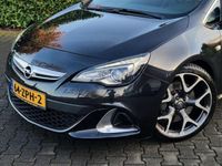 tweedehands Opel Astra GTC 2.0 Turbo OPC / Kuipstoelen / 20 inch velgen / Bluetooth / Navigatie / Stoelverwarming / Parkeersensor / NL auto