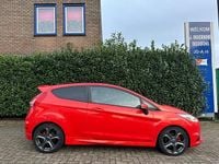 Occasion Ford Fiesta ST 184 PK (135 kW) 2016 Rood (metallic) Hatchback