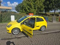 Occasion Ford Fiesta 90 PK (66 kW) 2006 Geel Hatchback