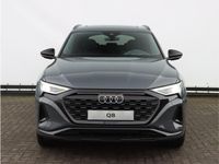 tweedehands Audi Q8 e-tron 55 quattro Advanced Edition Plus 115 kWh | Head up | Leder Valcona | Trekhaak | City + Tour | Pano dak | Sportstoelen |