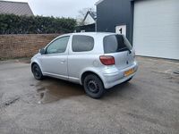 Occasion Toyota Yaris 87 PK (63 kW) 2003 Grijs Hatchback