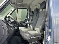 tweedehands Renault Master T35 2.3 dCi L3H3 Airco Camera Cruise Navigatie DAB Lat om Lat betimmering