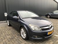 tweedehands Opel Astra Cabriolet TwinTop 1.8 Cosmo Topstaat airco.luxe uitvoering.