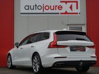 tweedehands Volvo V60 2.0 T8 Twin Engine AWD Momentum Pro | HUD | ACC | Panoramadak | Harman/Kardon | Leder | Origineel NL |