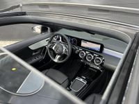 tweedehands Mercedes CLA180 Luxury Line | Panoramadak | Nightpakket | Achteruitrijcamera | Stoelverwarming | Dodehoekassistent | Sfeerverlichting
