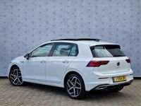 tweedehands VW Golf VIII 1.5 eTSI Style Automaat | Panoramadak | LED | PDC | Stoelverwarming | Stuurverwarming | Navi |