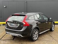 Occasion Volvo V60 CC Summum 150 PK (110 kW) 2017 Zwart Stationwagen